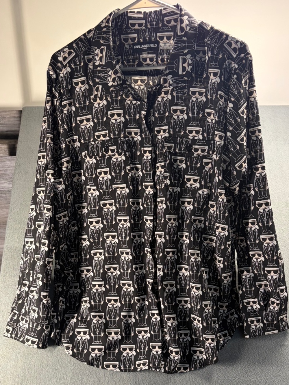 Karl Lagerfeld Paris Ikonik Print Blouse Top Black White Long Sleeve Size XL
